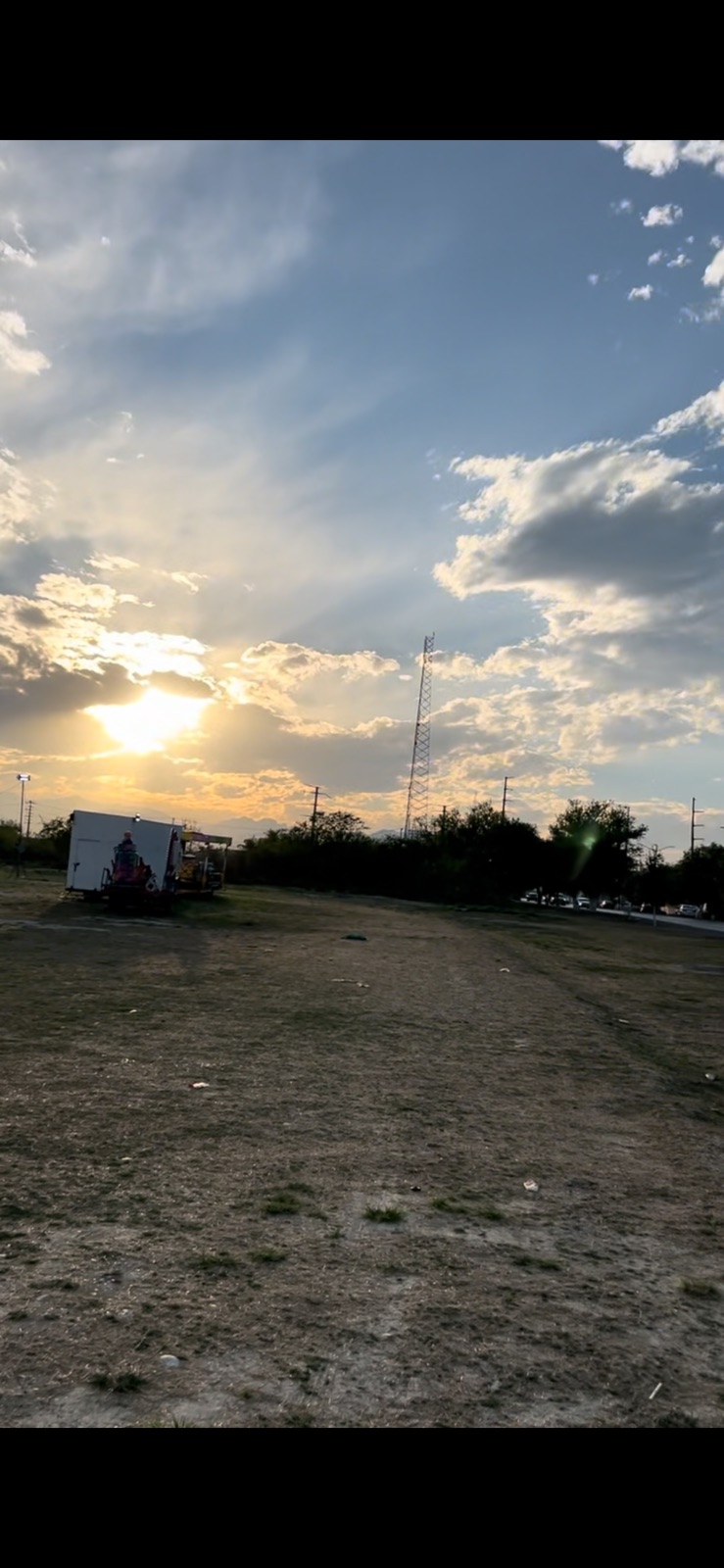 Lote 11,300 m² uso mixto · Cadereyta